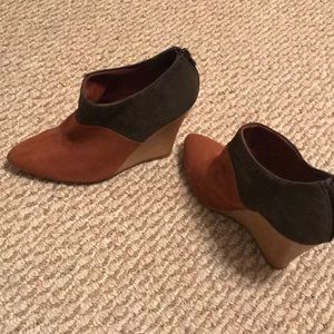 Brown and rust wedges